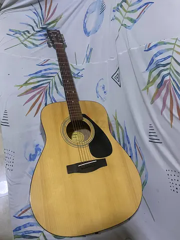 Yamaha F310 Acoustic Guitar