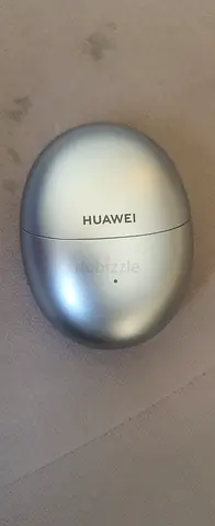 Huawei FreeBuds  (silver) with charging case - good condition