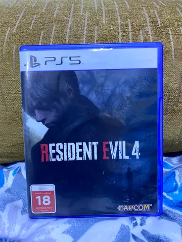 Resident Evil 4 (PS5) - Original Case