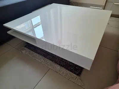 White glossy modern coffee table with storage - excellent condition Size 95x95 cm