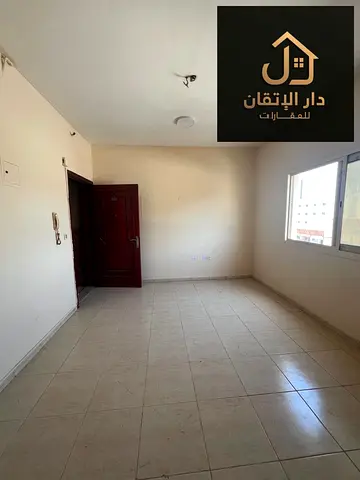 فرصة رائعة للإيجار استديو منطقة البوطينة سعر ممتاز  تكييف مركزى