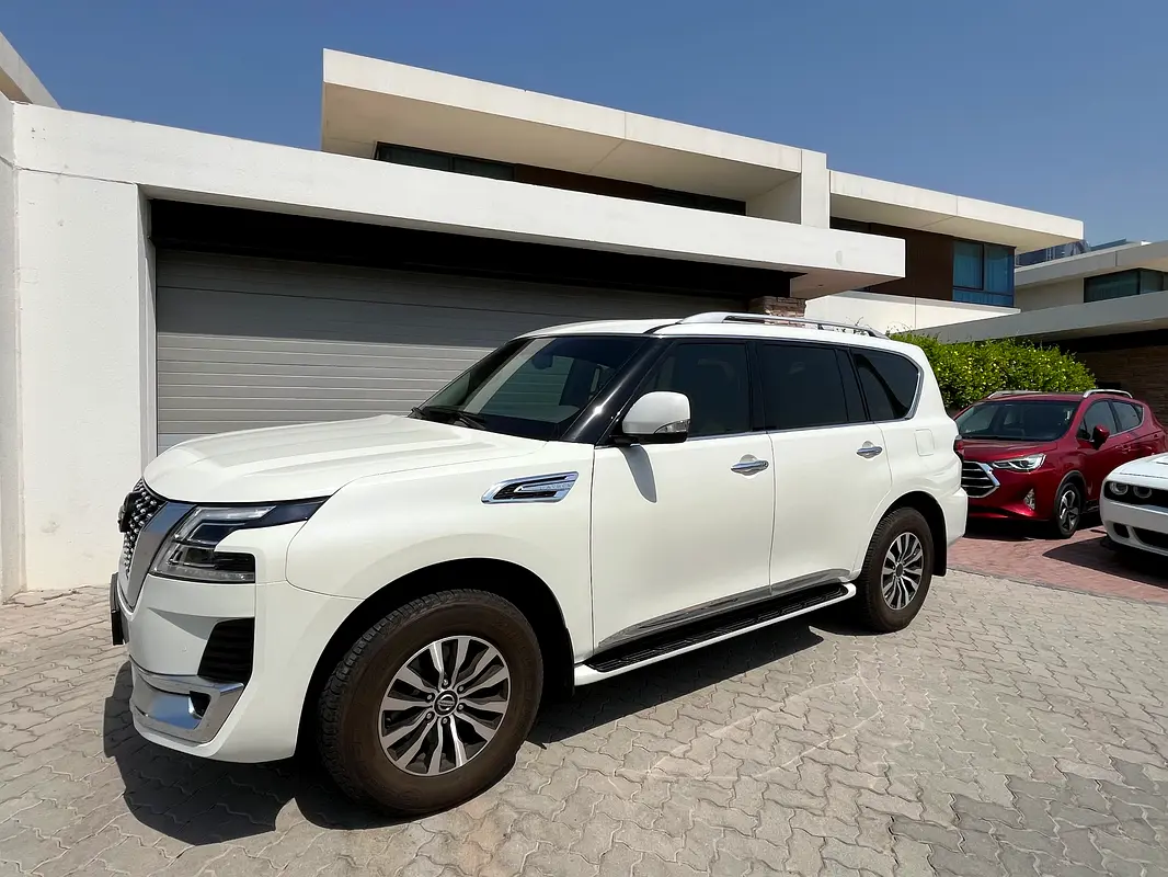 Nissan Patrol 2019 — photo 1 of 12