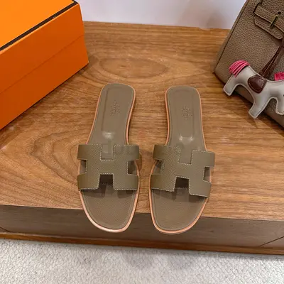 Beige womens slide sandals (Hermes style) - size likely EU 38