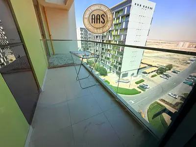BRIGHT AND SPACIOUS HOME NEAR PUBLIC TRANSPORT LINKS