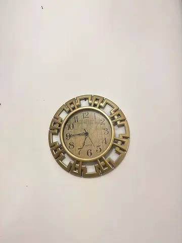 Decorative Gold Quartz Wall Clock