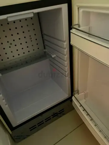 Small under-counter refrigerator / mini fridge - clean interior, working. Never used