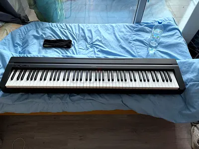 Yamaha P-45 electric Piano with stand