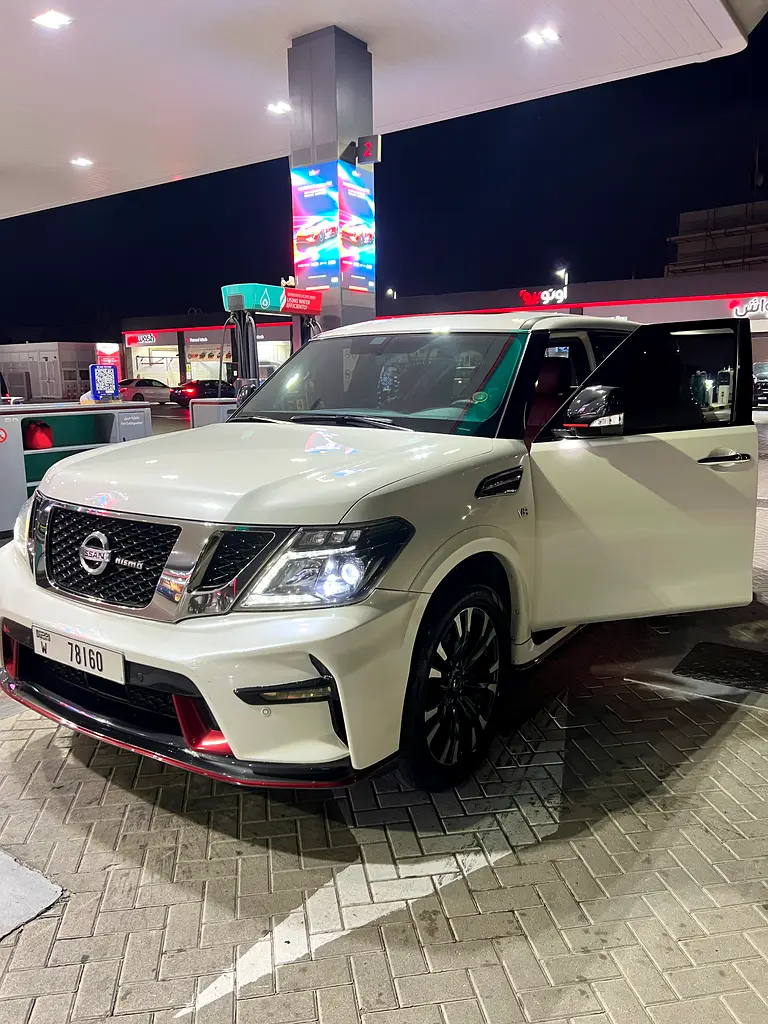 Nissan Patrol 2017 — photo 1 of 9