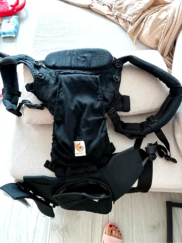 Ergobaby kangaroo- baby carrier