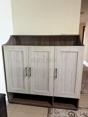 Wooden shoe cabinet with 3 doors and shelves - light grey