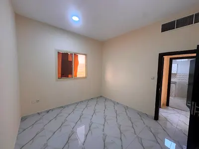 ياقل سعر - مساحه كبيره - بحاله جيده - صيانه فري - تقسيمات ممتازه -  وبسعر مناسب - وتكييف مركزي - موقع ممتاز - صيانه فري
