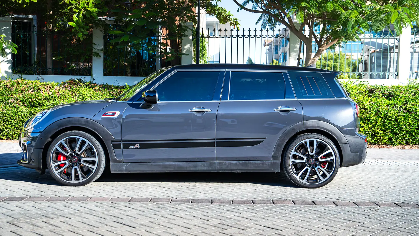 MINI Clubman 2022 — photo 1 of 13