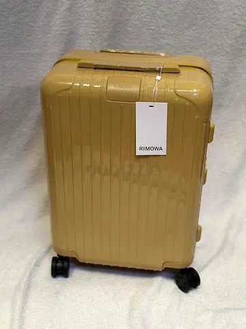 RIMOWA essential check in L yellow