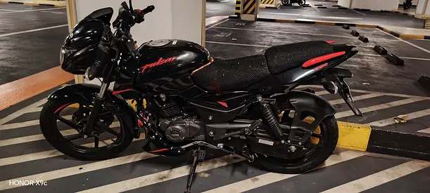 Bajaj pulsar 150cc
