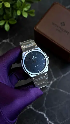Stainless Steel Mens Wristwatch with Black Dial Automatic