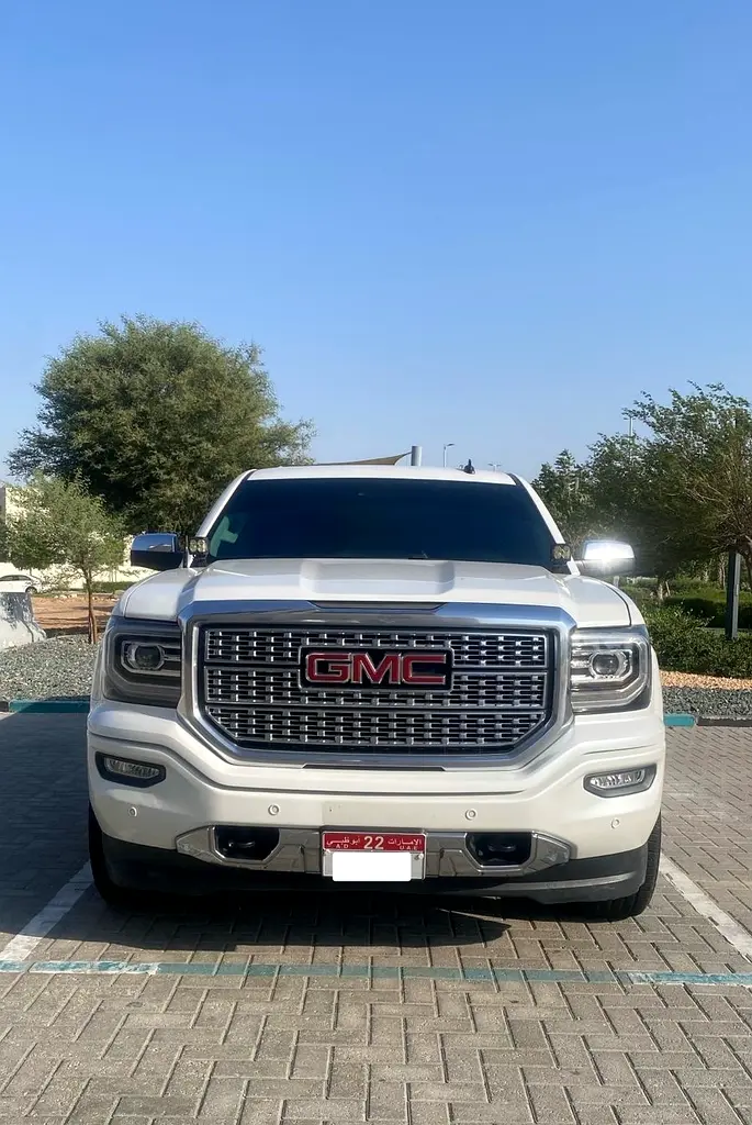 GMC Sierra 2016 — photo 1 of 15