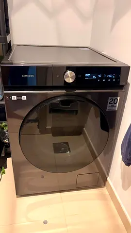 Samsung Bespoke Front Load Washer-Dryer in Excellent Condition