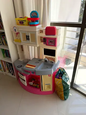 Little Tikes / Step2 Style Play Kitchen Set - Pink/White, Good Condition