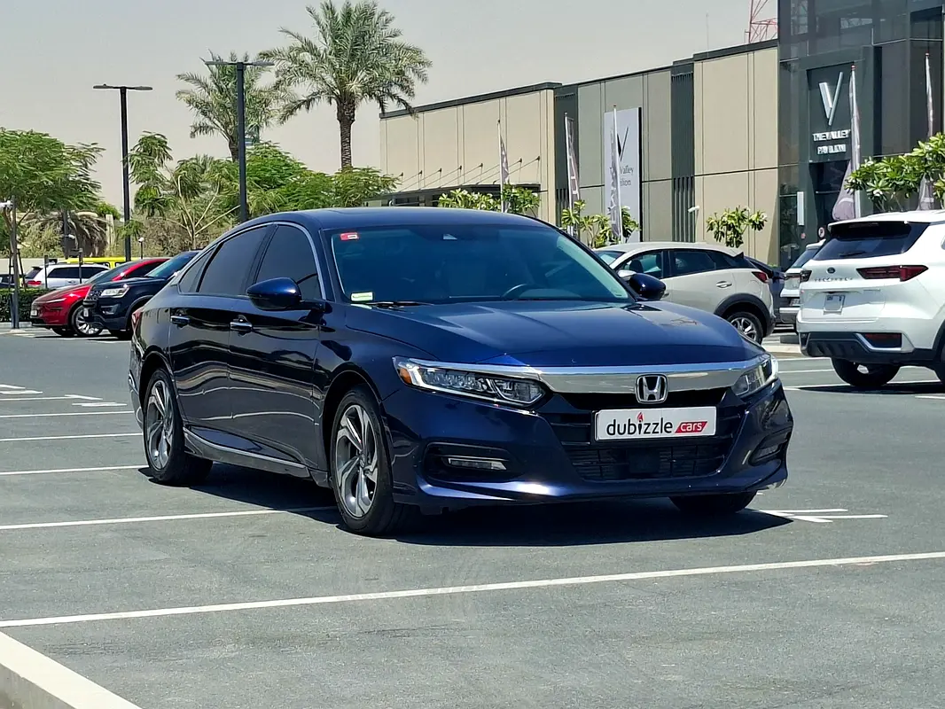 Honda Accord 2019 — photo 1 of 16