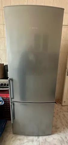 Bosch Silver Fridge-Freezer (Bottom Freezer), Good Working Condition