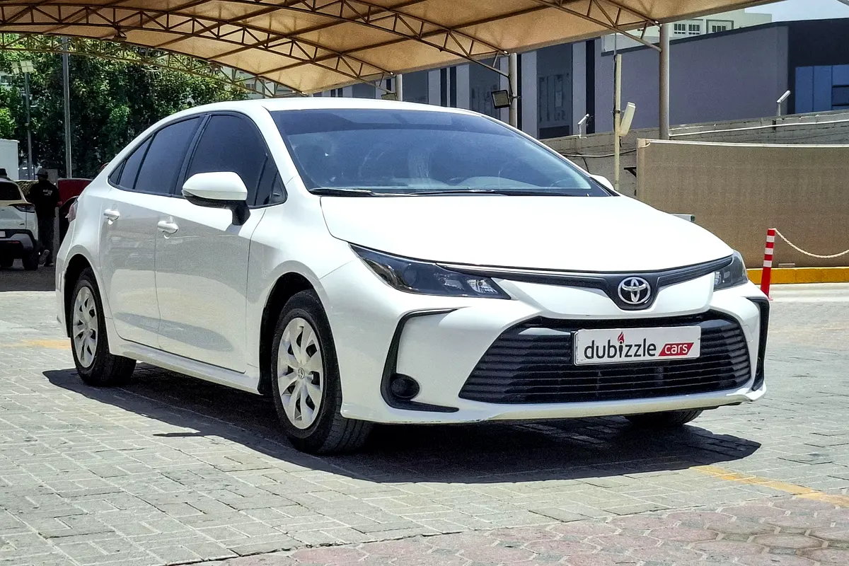 Toyota Corolla 2023 — photo 1 of 14