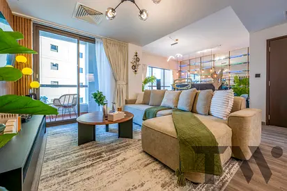 Upgraded | High Floor | Furnished | Sea View