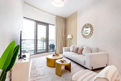 Spacious | Mid Floor | Available on June 7