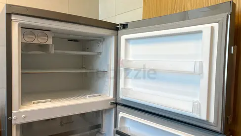 Whirlpool refrigerator with top freezer - excellent working condition, 70 x 180