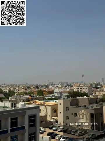 اجمل واكبر شقة غرفتين وصاله مساحه ممتازة مع 2 حمام خزائن حائط بلكونه صيانه كامله علي المالك طول فترة الايجار قريب جدا من جميع الخدمات وجميع المخارج لد