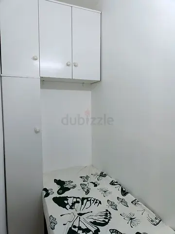 READY TO MOVE-SINGLE PARTITION//NON SMOKING// AL RIGGA METRO-5 MIN//INDIA/ SRILANKA/MYANMAR