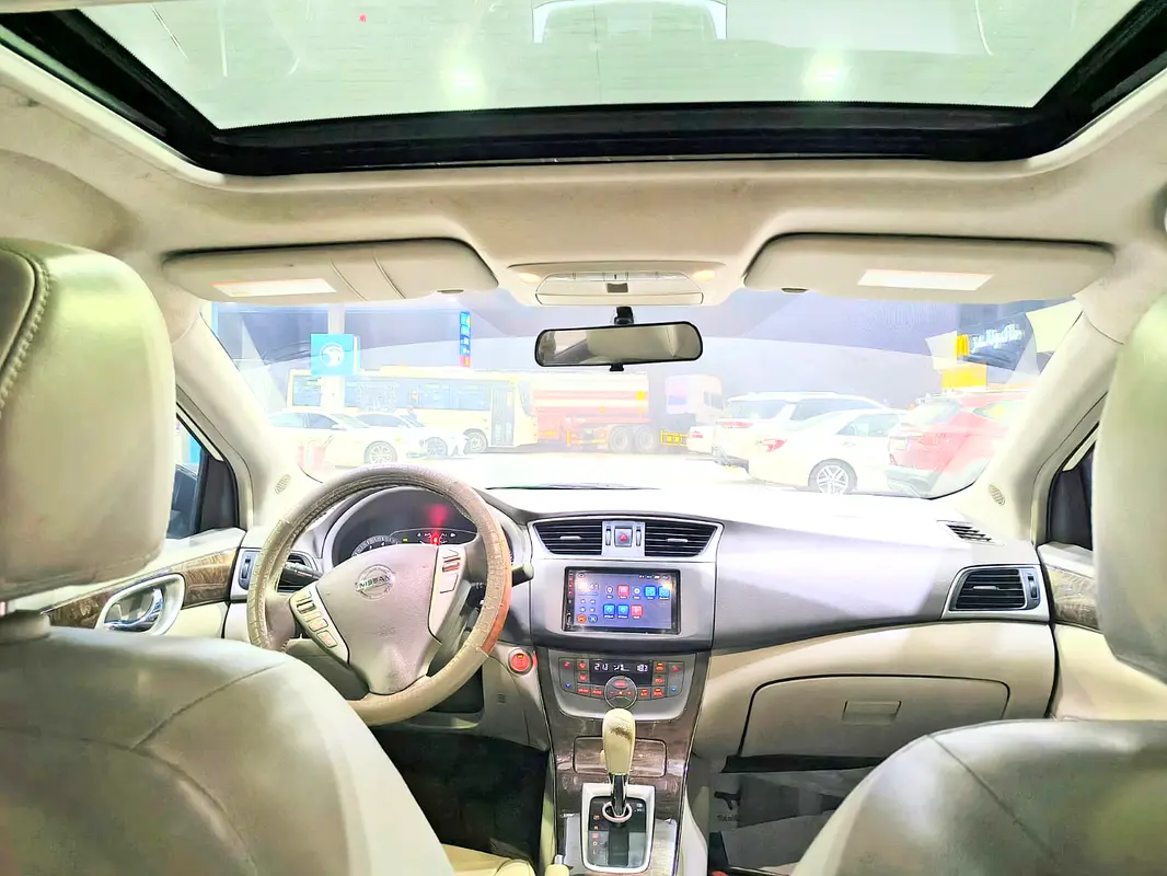 Nissan Sentra 2015 — photo 1 of 6
