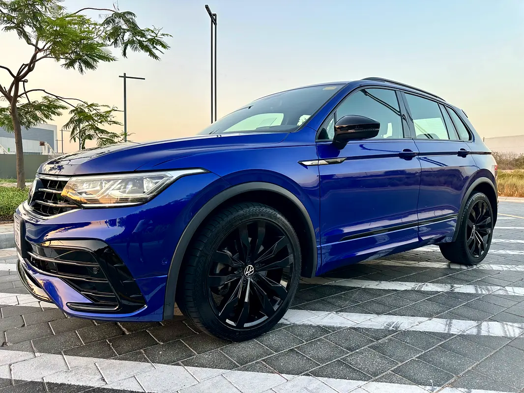 Volkswagen Tiguan 2024 — photo 1 of 15