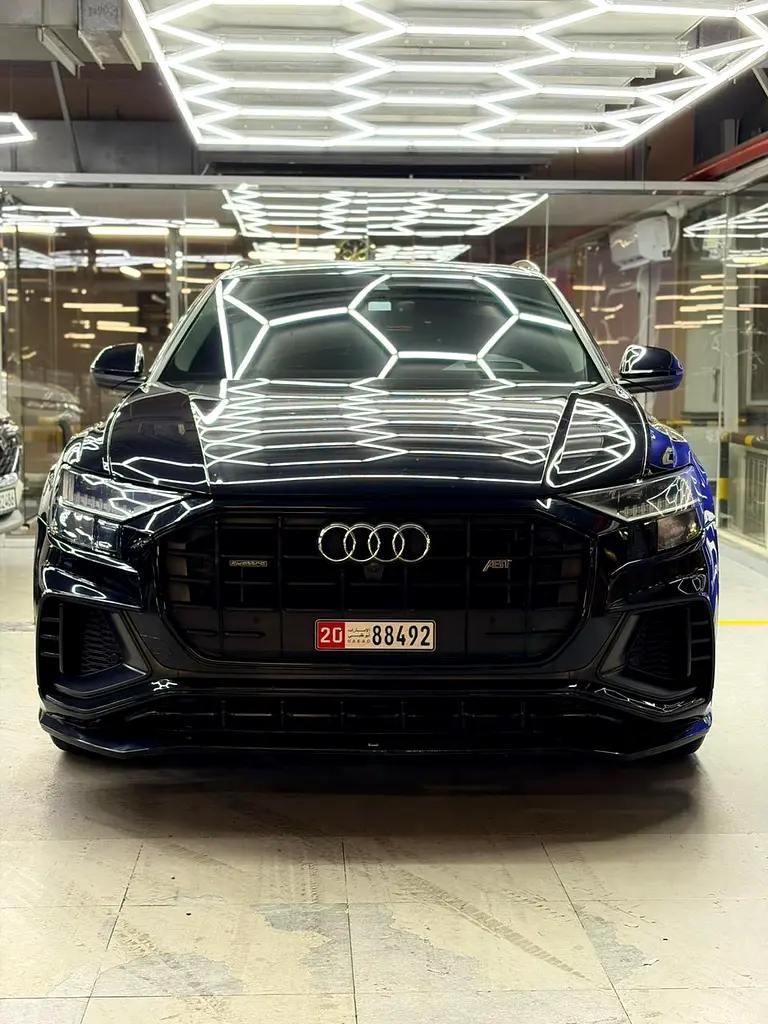 Audi Q8 2021 — photo 1 of 17