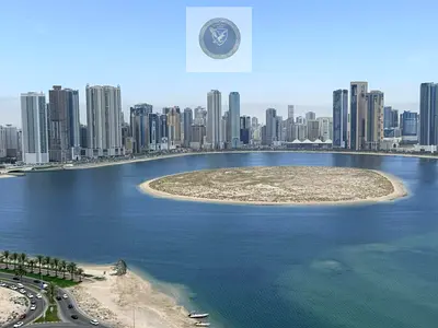 شقة غرفتين وصالة للإيجار السنوي مع باركينج مجاني و ارضيات باركيه إطلالة بحرية مباشرة على كورنيش الخان بدون الفرش