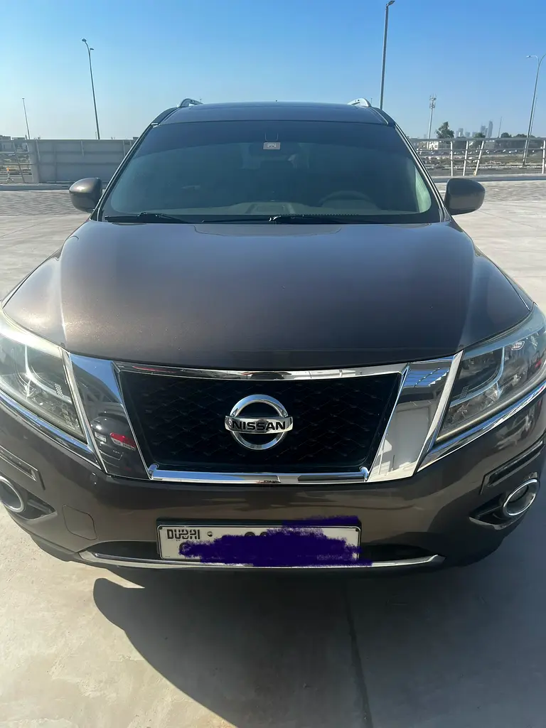 Nissan Pathfinder 2015 — photo 1 of 14