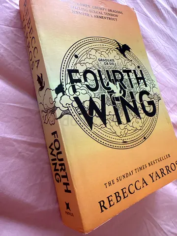 Fourth Wing by Rebecca Yarros - Paperback