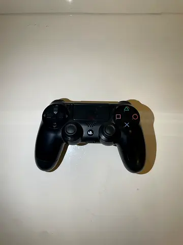 PS4 controller