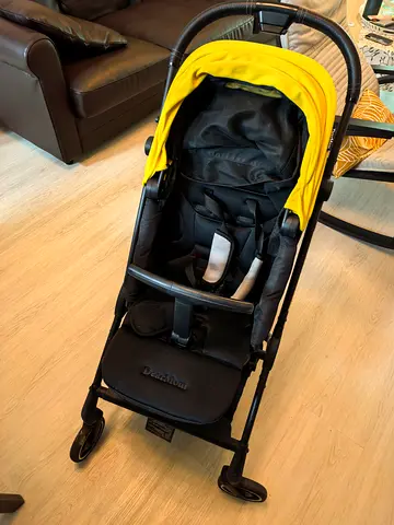 Used baby stroller (0-4 years old)