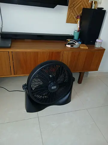 Black and decor fan - Good Working Condition