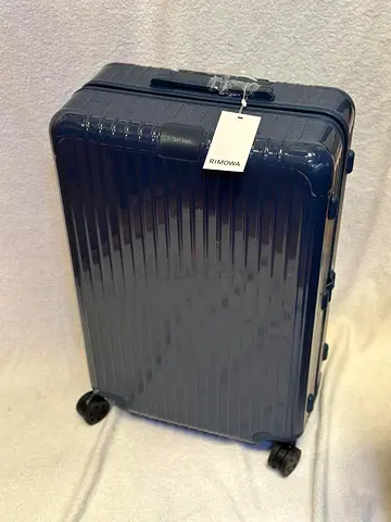 RIMOWA essential check in L suitcase