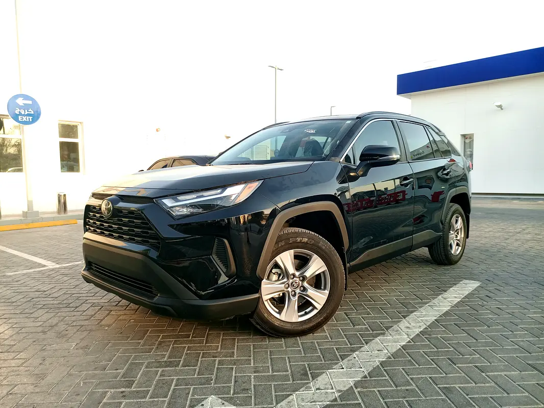 Toyota Rav 4 2025 — photo 1 of 17