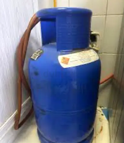 Gas cylinder with regulator Adnoc