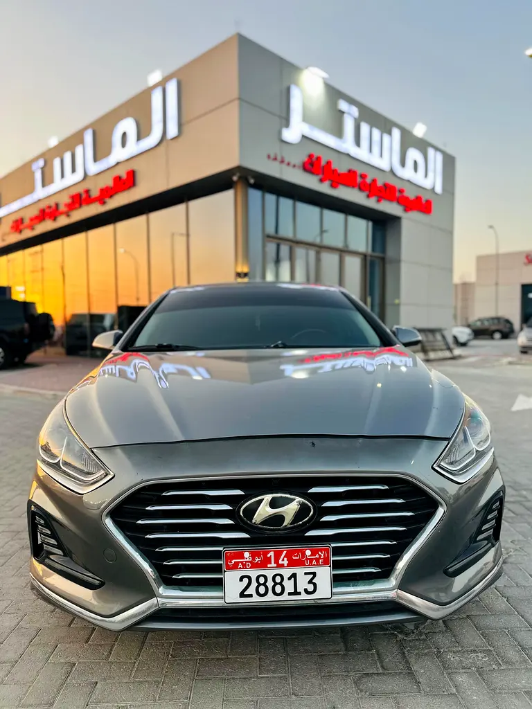 Hyundai Sonata 2018 — photo 1 of 12