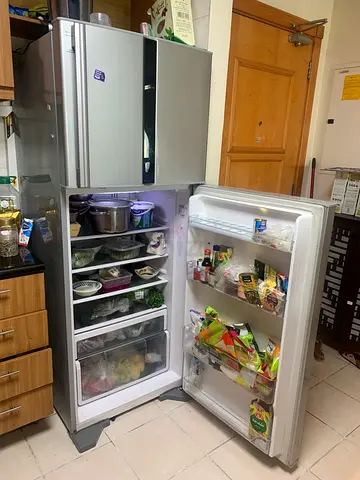 hitatchi Fridge Large size for sale