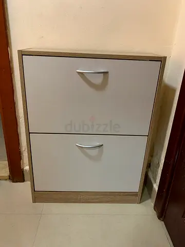 Two-door shoe cabinet: excellent condition
