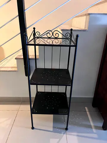 Black Metal 3-Tier Shelf with Decorative Backing - Compact Storage