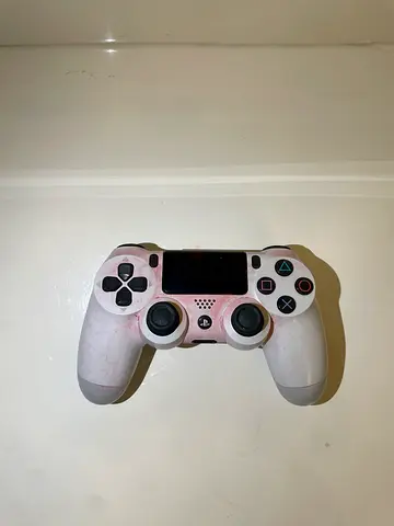 PS4 controller
