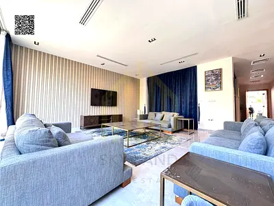 Freehold ownership, including water, electricity, and air conditioning fees. Negotiable.