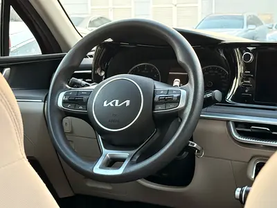 صورة 15 لـ 2023 KIA K5