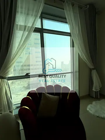 🏡 **غرفة وصالة مفروشة للإيجار الشهري – كورنيش عجمان**
